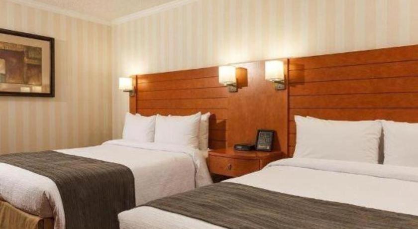 The Glenmore Inn & Convention Centre Calgary Ngoại thất bức ảnh