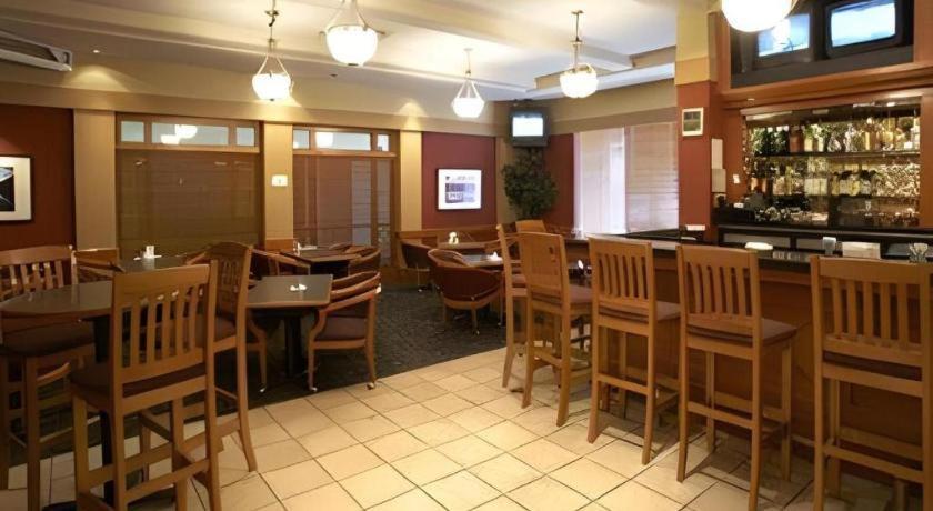 The Glenmore Inn & Convention Centre Calgary Ngoại thất bức ảnh